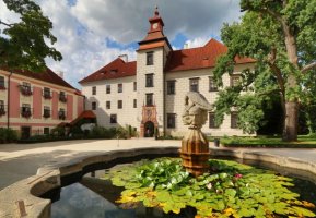  Třeboňský zámek |Třeboňské Apartmány